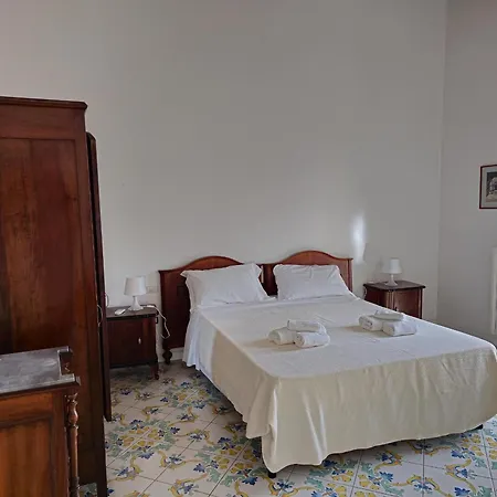 Casa Nina- Camere Con Vista Mare E Terrazza A Raito, Costiera Amalfitana-3